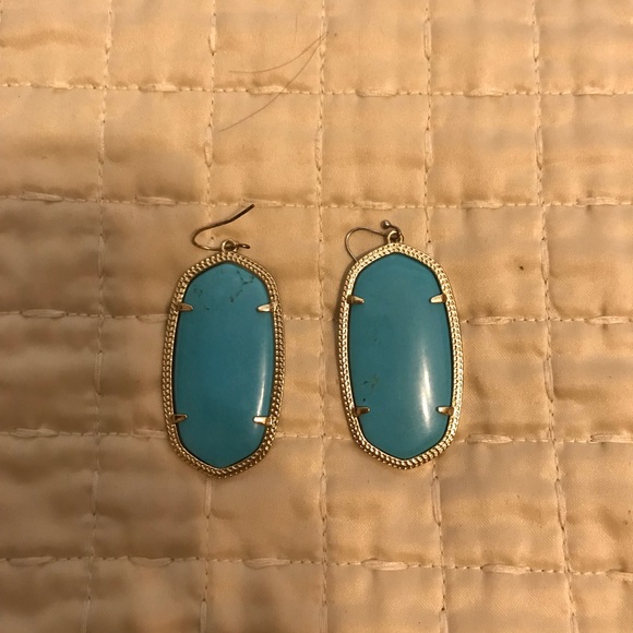 Kendra Scott Danielle Earrings - Picture 2 of 3